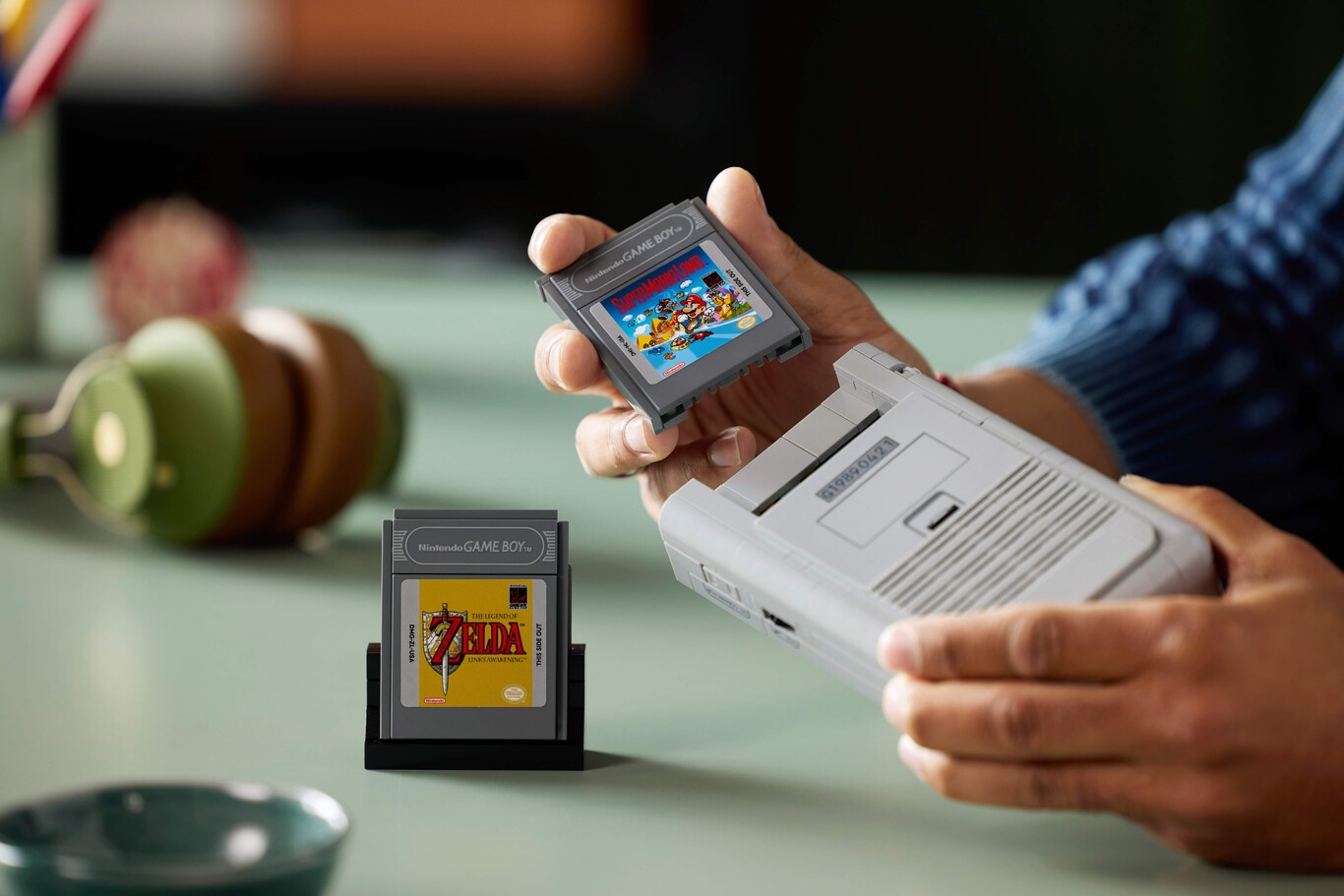 LEGO trae de vuelta el Game Boy con una réplica en tamaño real: tendrá dos cartuchos y se venderá en México desde octubre