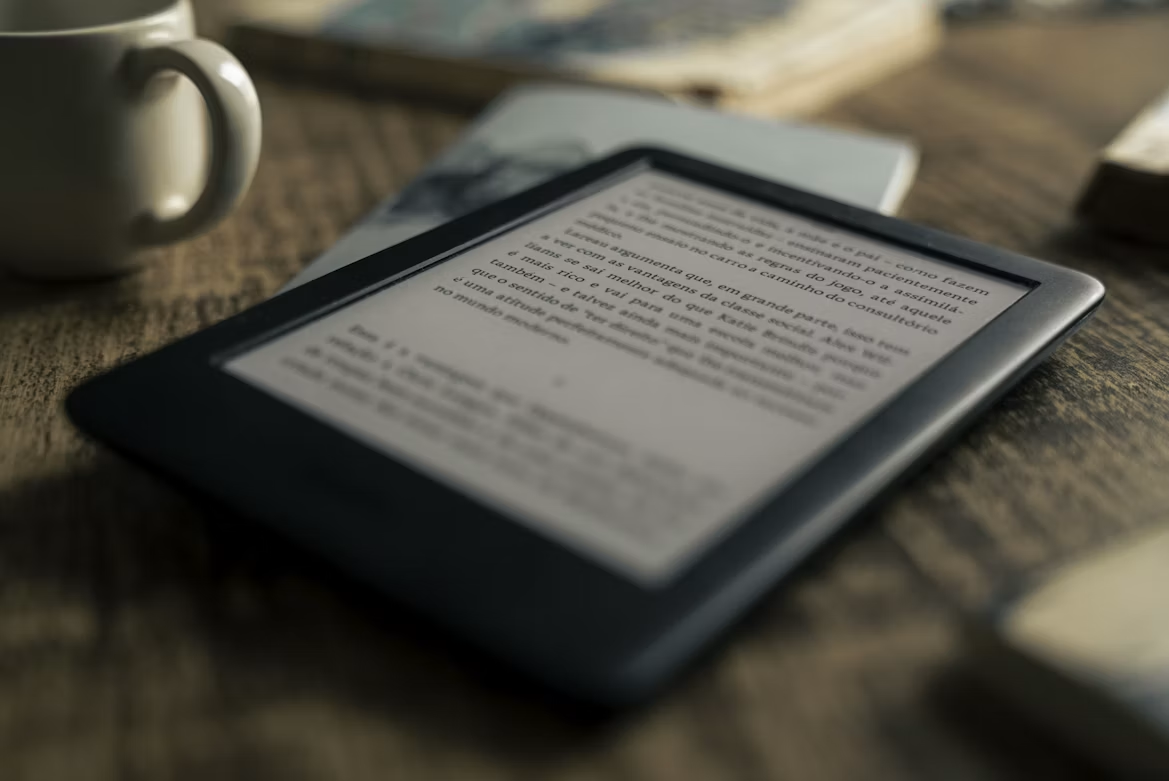 AMAZON KINDLE 3 3G WIFI Kindle Keyboard III -Black ¿vale la pena comprarlo?