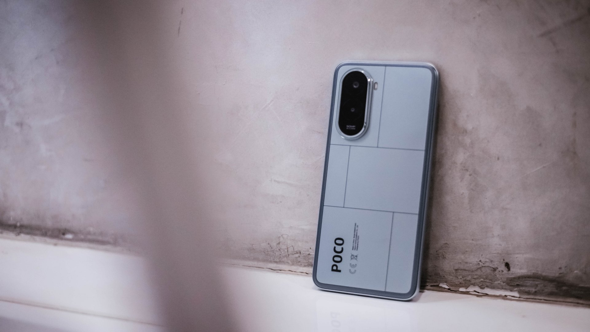 Los smartphones de gama media con grandes baterías se convierten en una opción clave para México